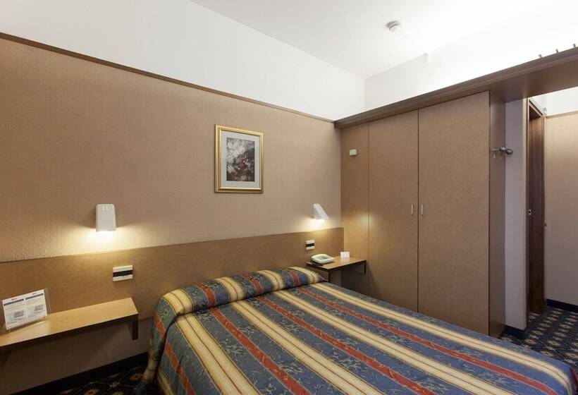 Номер Стандарт Индивидуальный, Plaza