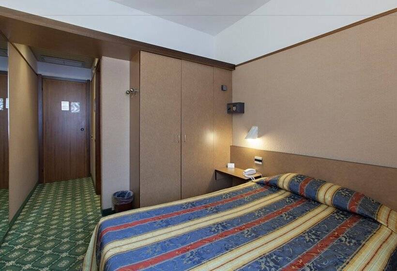 Номер Стандарт Индивидуальный, Plaza