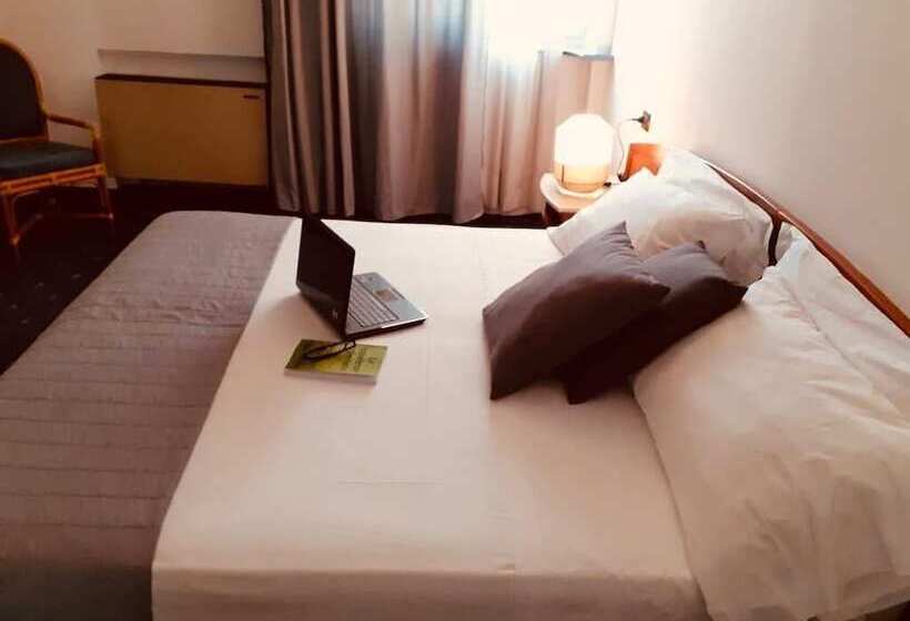 חדר סטנדרט, Quadrifoglio