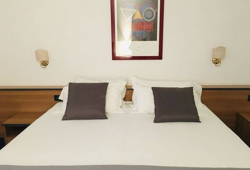 חדר סטנדרט לשלושה, Quadrifoglio