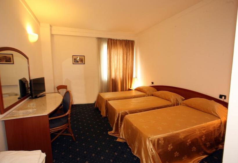 חדר סטנדרט לשלושה, Quadrifoglio