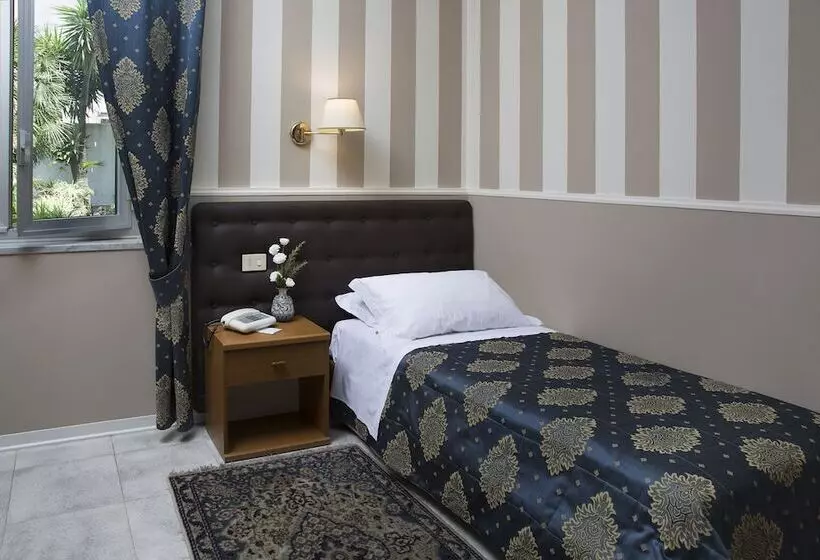 اتاق استاندارد یک نفره, Redebora