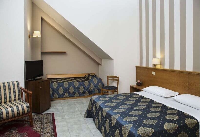 スタンダードトリプルルーム, Redebora