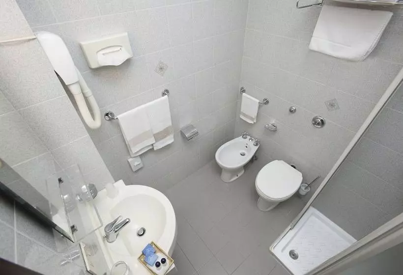 اتاق اکونومی, Redebora