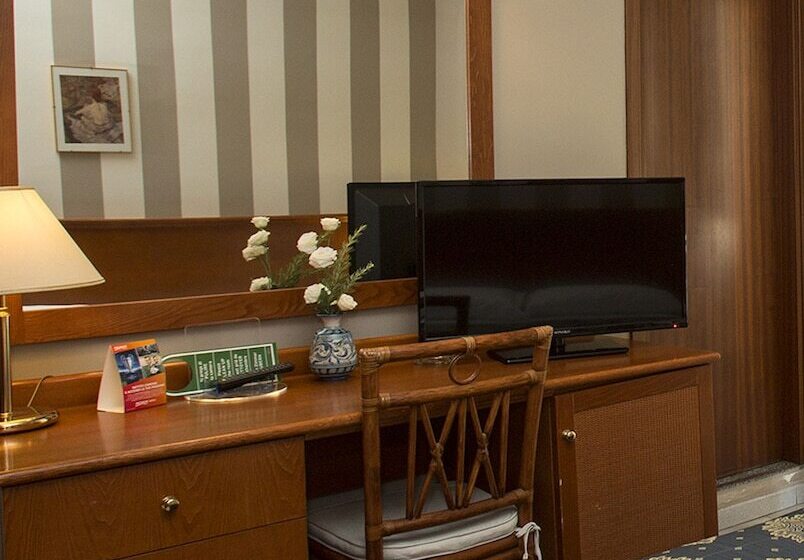 エコノミールーム, Redebora