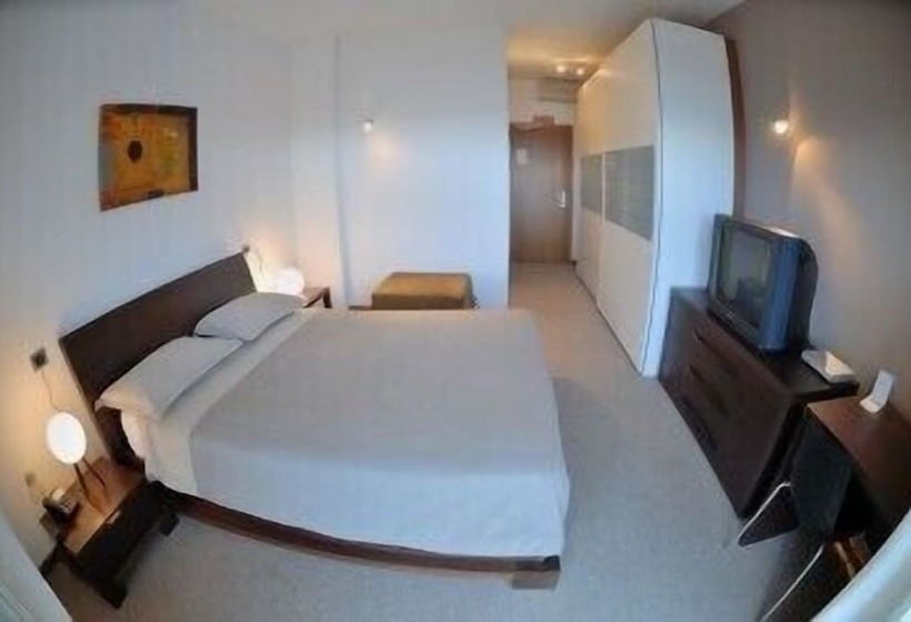 חדר קומפורט, Medi