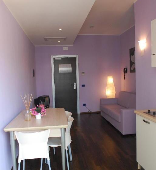 דירה בת חדר שינה 1 עם מרפסת, Medi