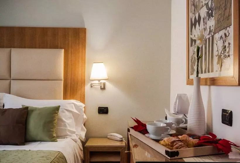 اتاق استاندارد سه نفره, Sorrento City