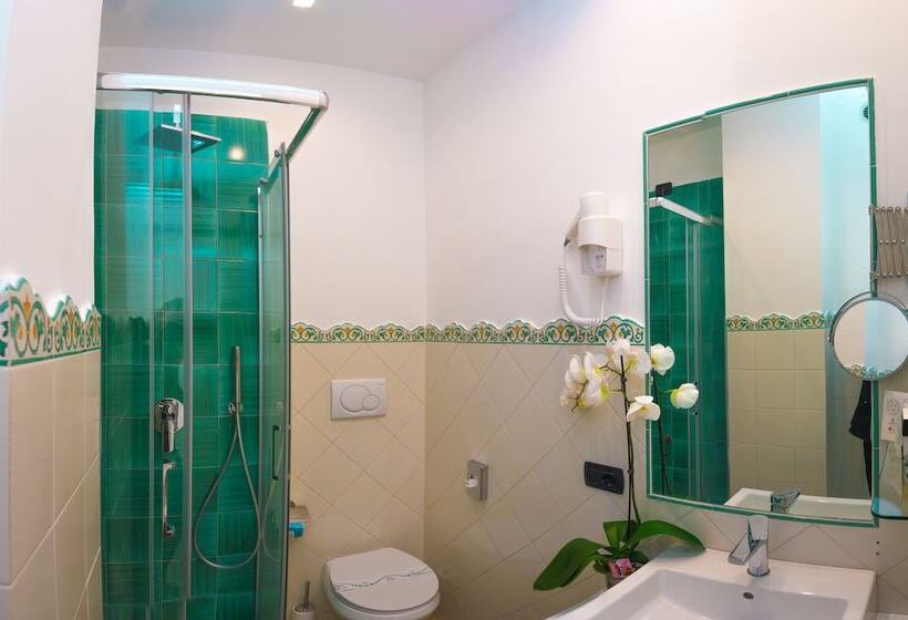 4인용 스탠다드 룸, Sorrento City