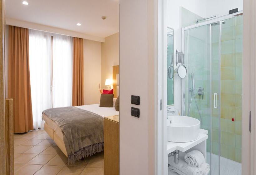 4인용 스탠다드 룸, Sorrento City