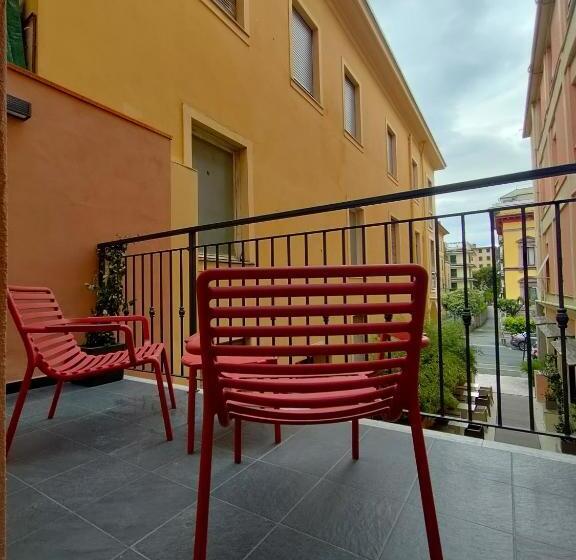 חדר משפחתי, Stella Del Mare