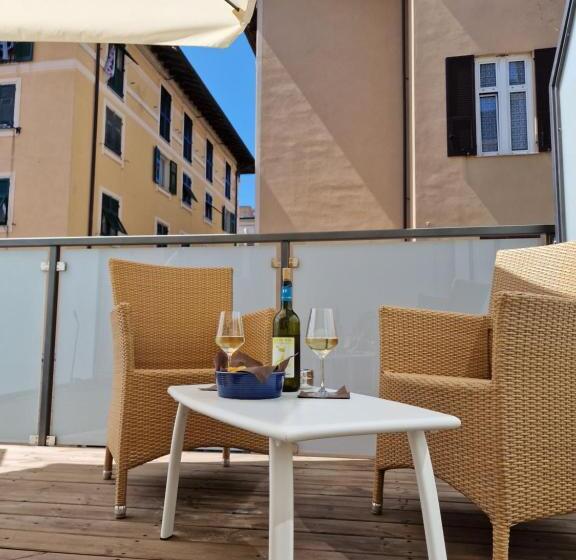 סוויטת ג'וניור עם מרפסת, Stella Del Mare