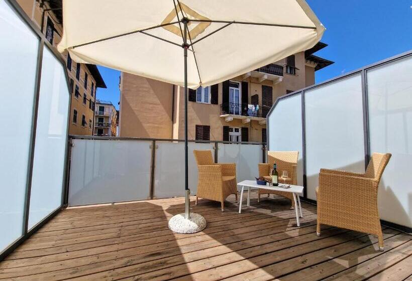 سوییت جونیور با بالکن, Stella Del Mare