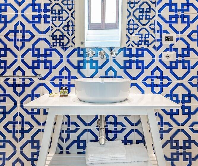 غرفة قياسية, Torre Barbara