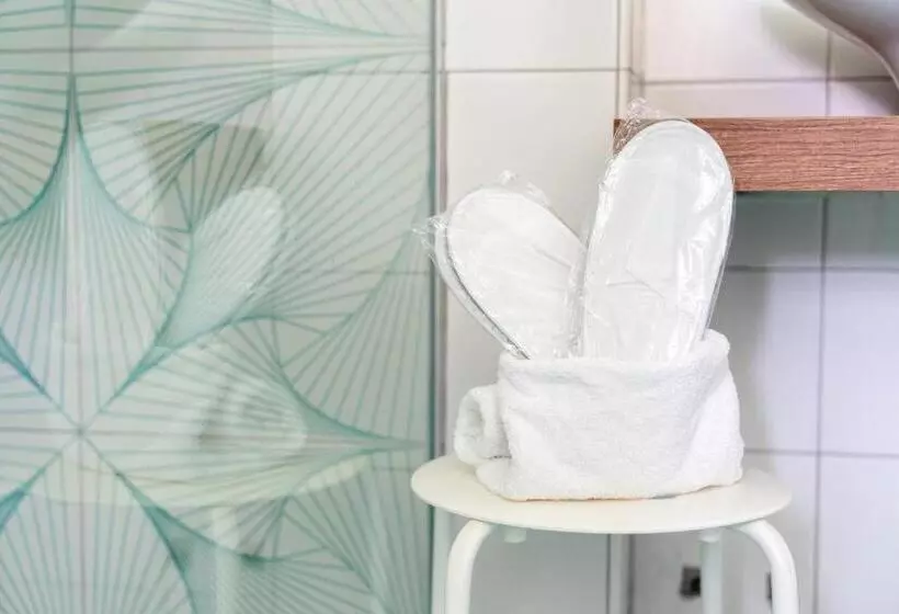 اتاق لوکس با بالکن و چشم‌انداز دریا, Villa Annalara Charme And Relax