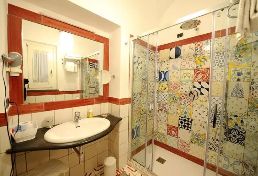 اتاق لوکس چهار تخته, Villa Annalara Charme And Relax