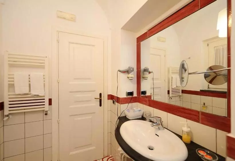 اتاق لوکس چهار تخته, Villa Annalara Charme And Relax