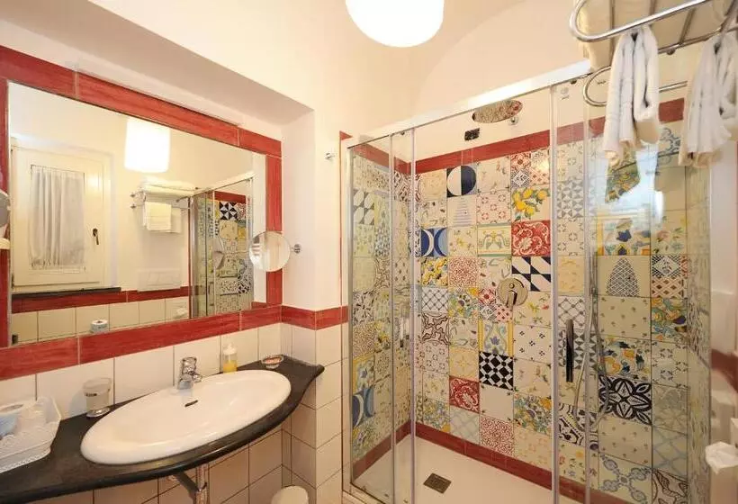 اتاق لوکس چهار تخته, Villa Annalara Charme And Relax