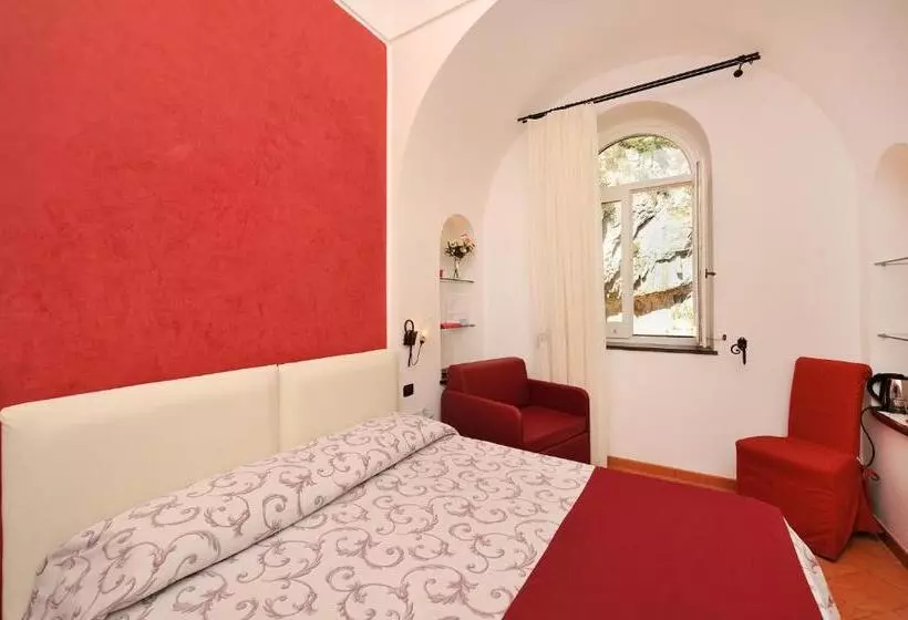 اتاق لوکس سه تخته, Villa Annalara Charme And Relax