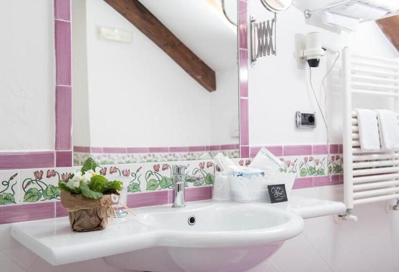 디럭스 트리플 룸, Villa Annalara Charme And Relax