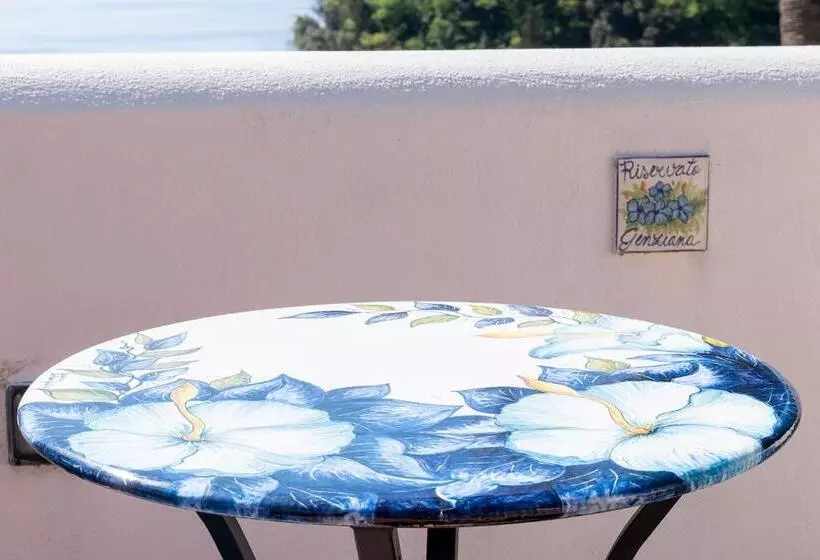 اتاق سه نفره دلوکس با چشم‌انداز دریا, Villa Annalara Charme And Relax