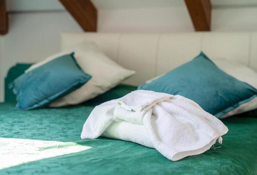سوییت جونیور با چشمانداز دریا, Villa Annalara Charme And Relax