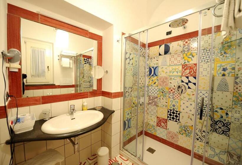 디럭스 트리플 룸, Villa Annalara Charme And Relax