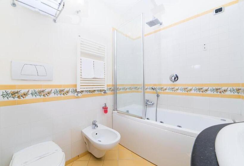 디럭스 트리플 룸, Villa Annalara Charme And Relax