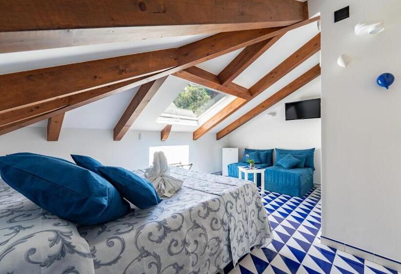 Трехместный Номер Deluxe Вид на Море, Villa Annalara Charme And Relax