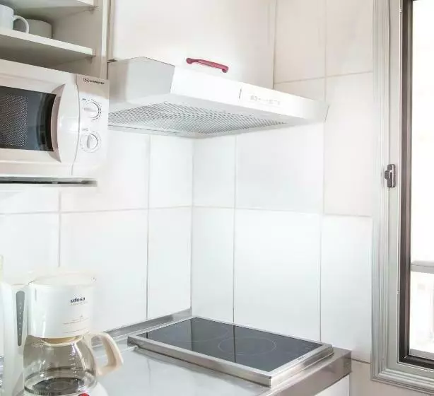 استودیوی استاندارد, Apartamentos Oro Blanco