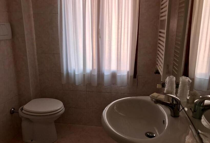 اتاق استاندارد, Alla Corte Rossa