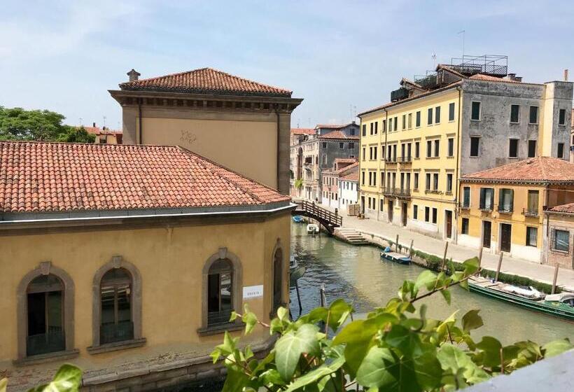 اتاق سوپریور سه تخته, Alla Corte Rossa