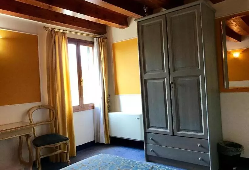 اتاق سوپریور سه تخته, Alla Corte Rossa