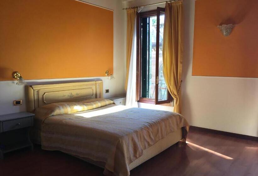 اتاق سوپریور سه تخته, Alla Corte Rossa