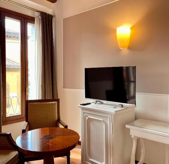 اتاق سوپریور با چشمانداز, Alla Corte Rossa