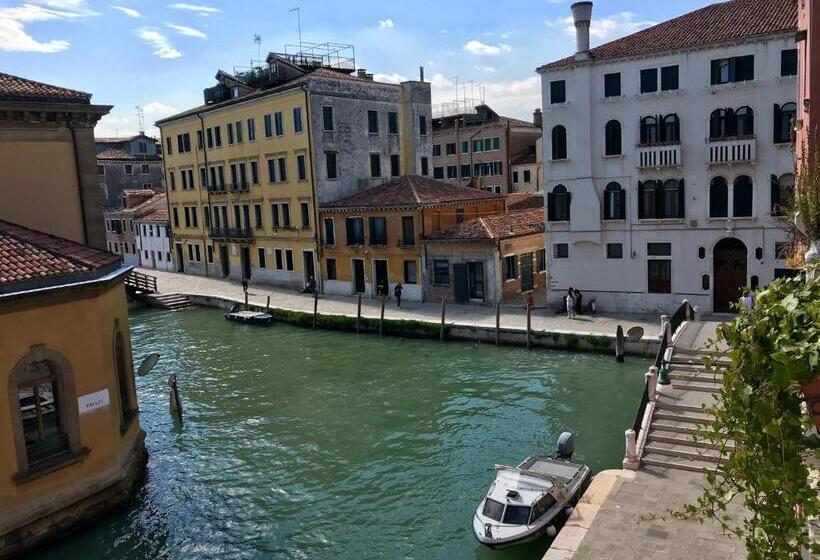 اتاق سوپریور با چشمانداز, Alla Corte Rossa