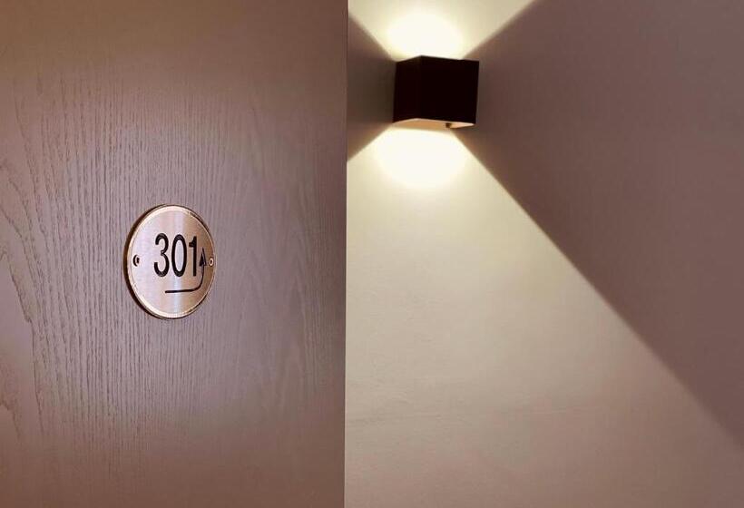 اتاق سوپریور سه تخته, Alla Corte Rossa