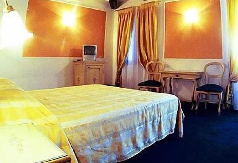 اتاق استاندارد, Alla Corte Rossa