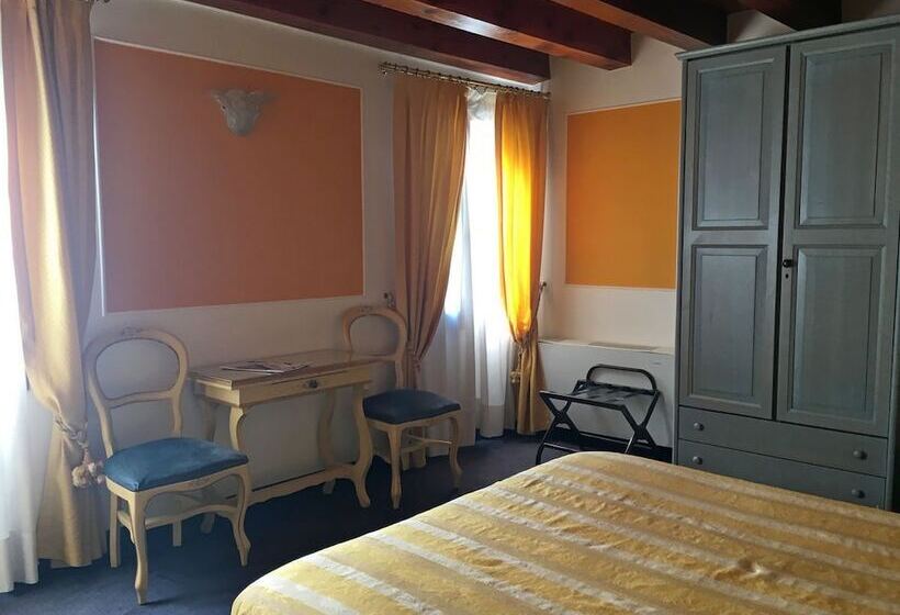 اتاق استاندارد, Alla Corte Rossa