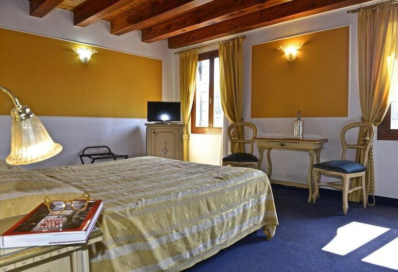 اتاق استاندارد, Alla Corte Rossa