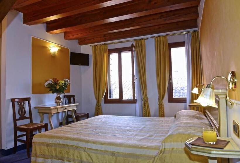 اتاق استاندارد, Alla Corte Rossa