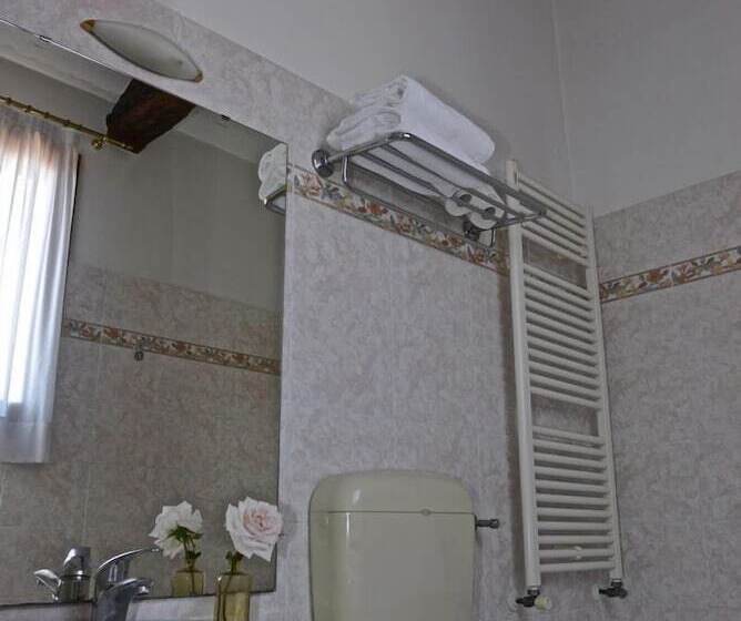 اتاق سوپریور سه تخته, Alla Corte Rossa