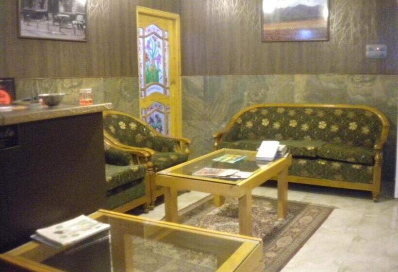 Deluxe Rum, Blooming Dale