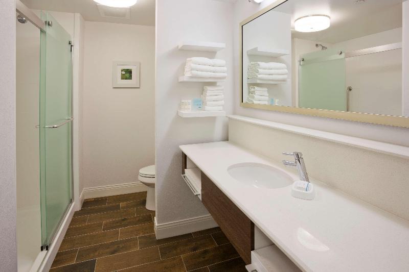 جناح سرير كينج, Comfort Inn & Suites