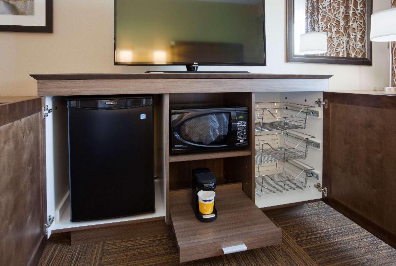 스위트 킹사이즈 침대, Comfort Inn & Suites