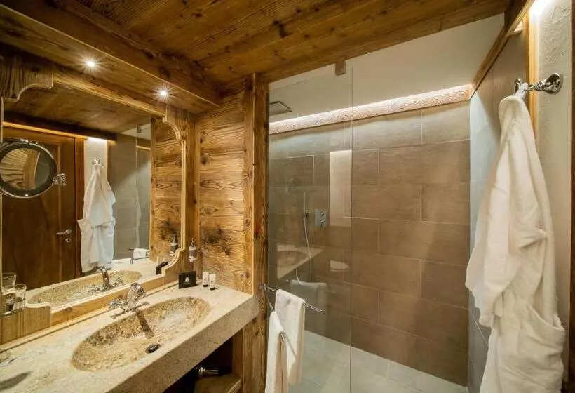 اتاق اجرایی, Gran Baita Hotel & Wellness