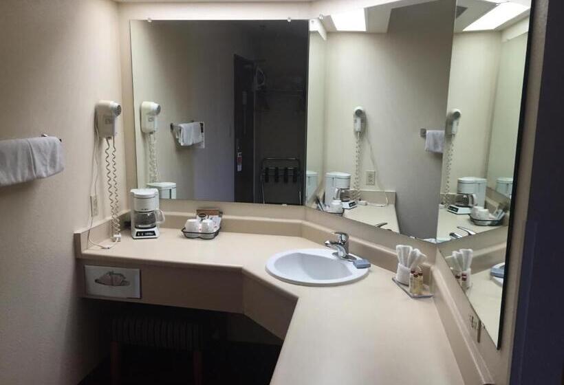 Люкс Deluxe Кровать Кинг, Hawthorn Suites By Wyndham Albuquerque