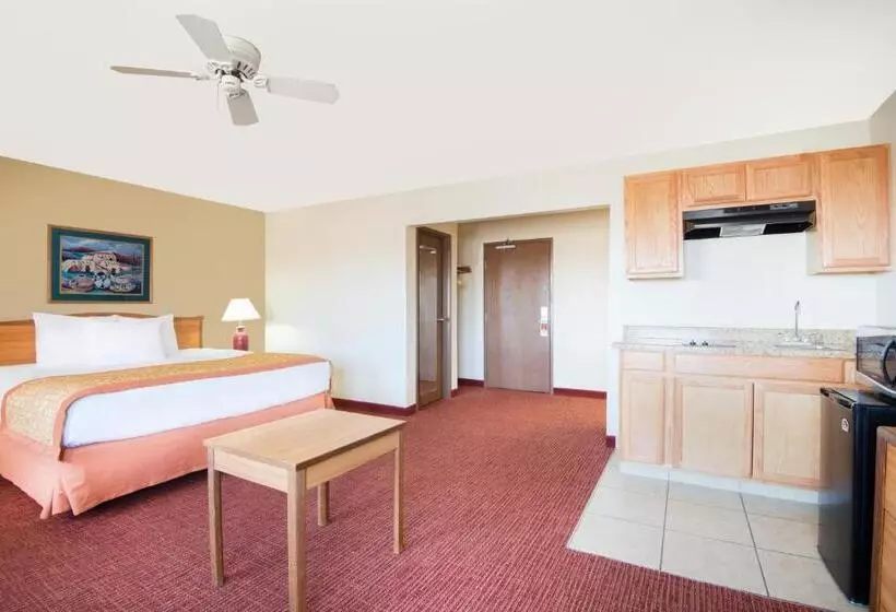 Deluxe Suite King Bed, Hawthorn Suites By Wyndham Albuquerque