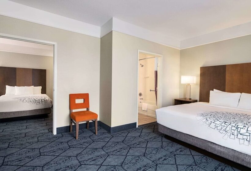 Семейный Номер, La Quinta Inn And Suites By Wyndham At Watiki Waterpark