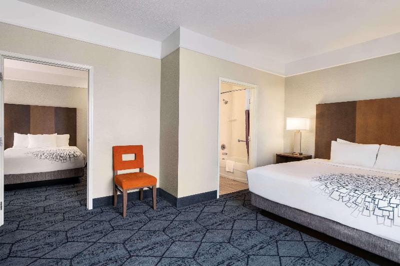 Семейный Номер, La Quinta Inn And Suites By Wyndham At Watiki Waterpark